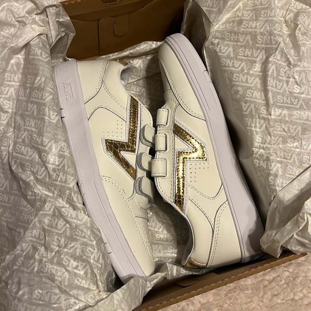 🆕 Vans Women’s Lowland CC Velcro Sneakers